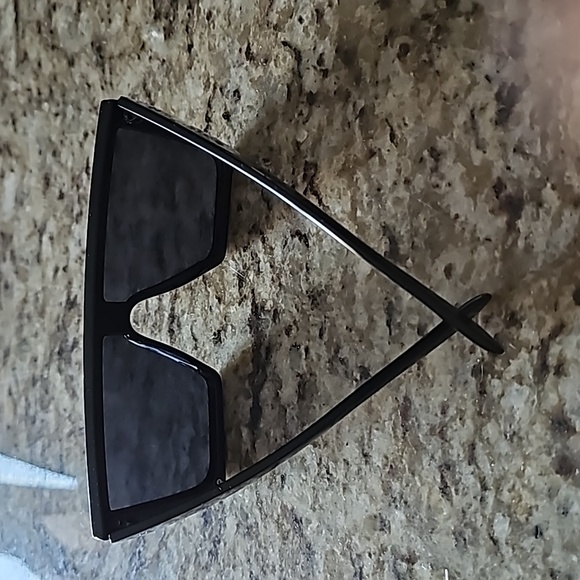 Oversized sunglasses - Picture 6 of 7